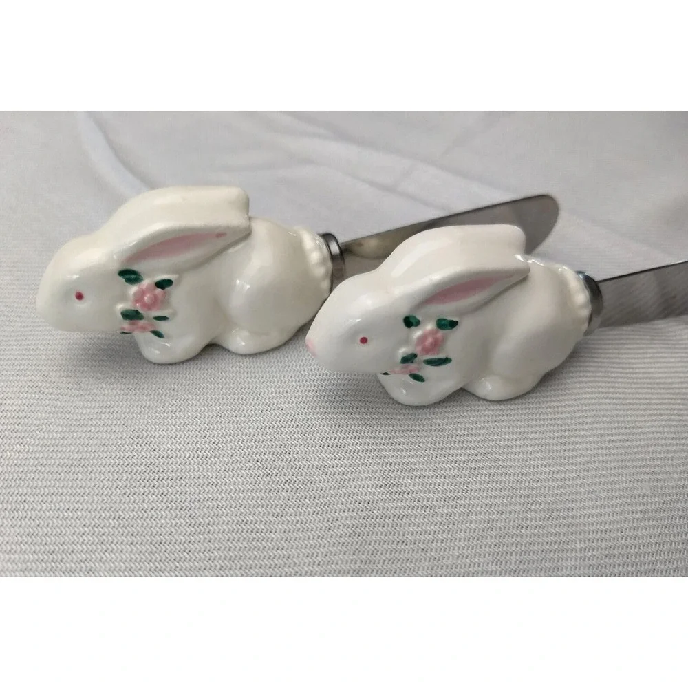 2 Bunny Knobler Japan Stainless Spreader Knives + Ceramic Egg Trinket Box Floral